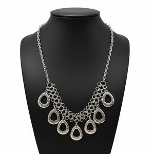Source Unknown Silver Teardrop Necklace